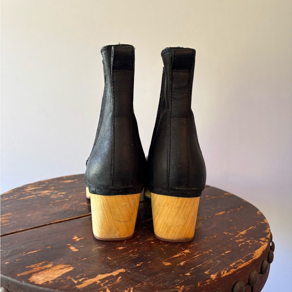 Frye & Co. Women's 8.5 Black Leather Odessa Chelsea w/Wood Heel. Hardly worn! - Picture 3 of 11